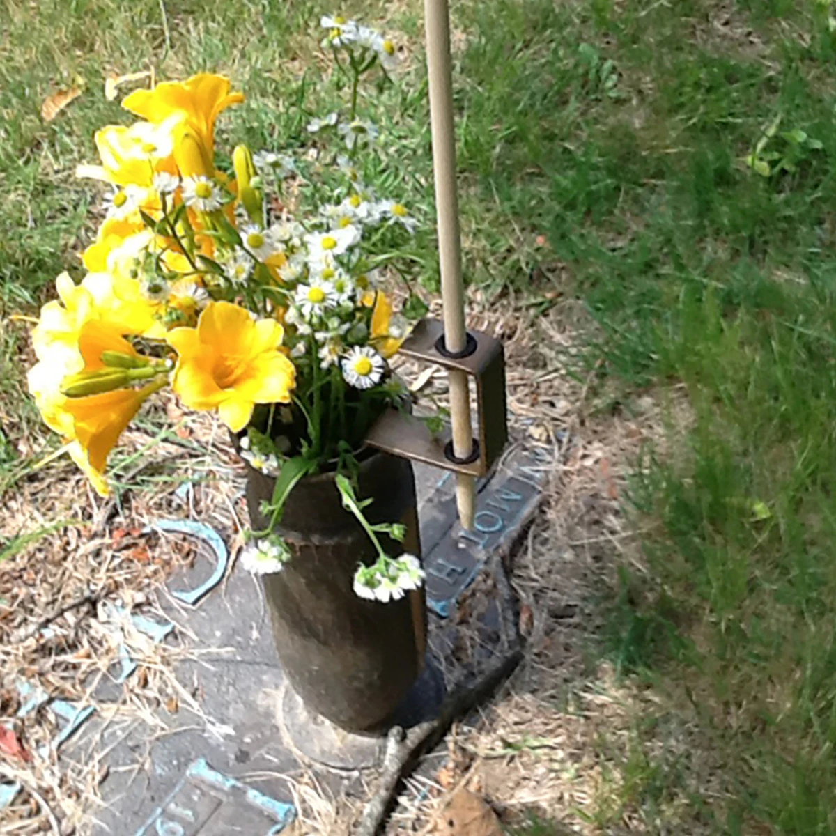 Bronze Vase Flag Holder 2 Bronze Vase Flag Holder - Image 2